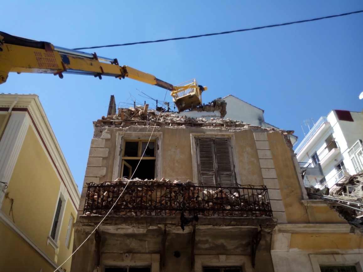 Dangerous building demolition Kavala