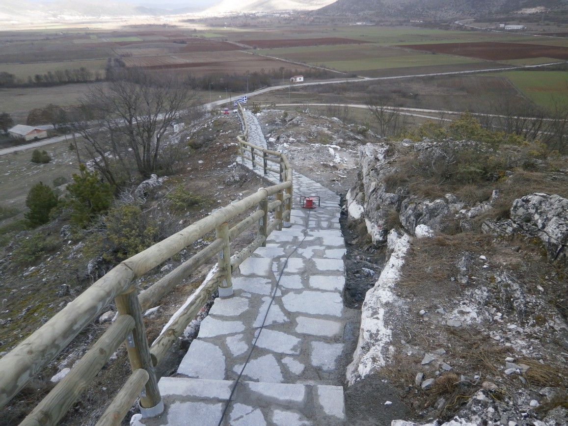 Path construction towards lisse fort 